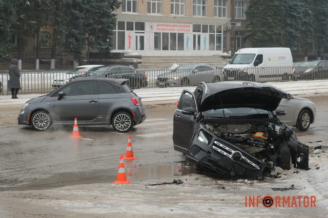 � ������ �� ��������� ������� ������������ Mercedes ����� ������������ � Fiat ���� �� ������� �� ������� � ��������: (����� �������)