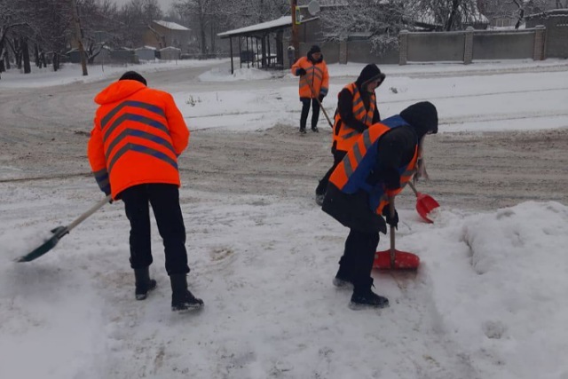 В Днепре коммунальные службы с вечера работают в непрерывном режиме, чтобы были проездные дороги