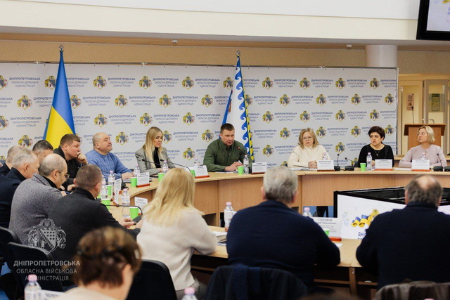Начальник ДнепрОВА собрал руководителей больниц из-за коррупции в ВЛК