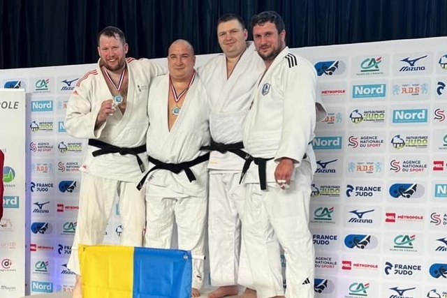 Днепряне выиграли ветеранский турнир по дзюдо во Франции