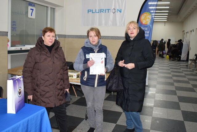 На Днепропетровщине продолжают помогать вынужденным переселенцам