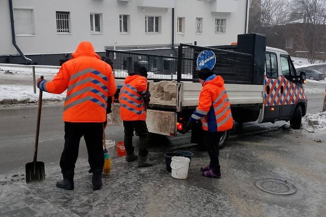 Без коллапса: в Днепре курсирует весь электротранспорт, на маршруты вышли 90% автобусов