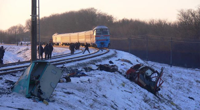 Александр Вилкул срочно вылетел в Сумы на место смертельного ДТП с поездом и маршруткой