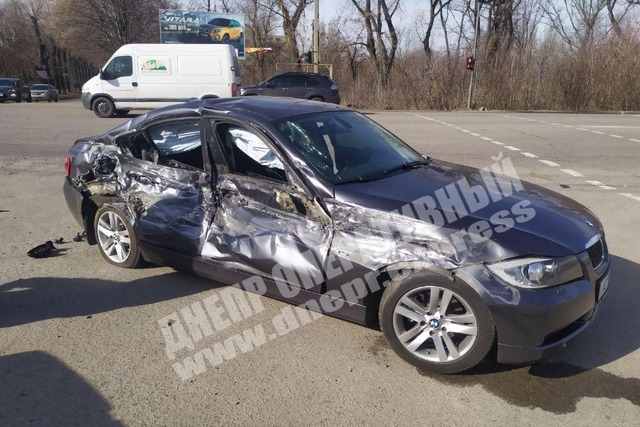   BMW      :    