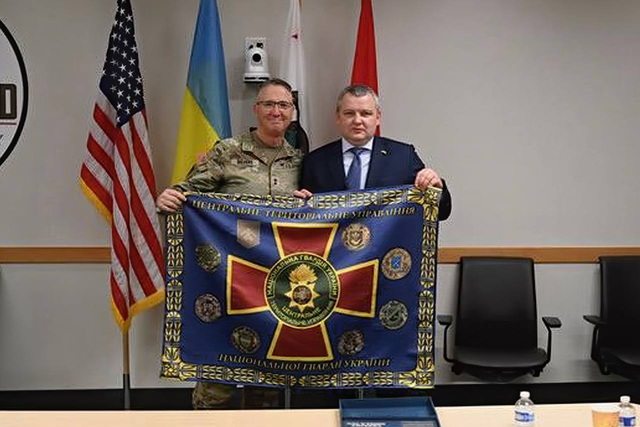 Глава Днепровского облсовета встретился с командующим Национальной гвардией Калифорнии