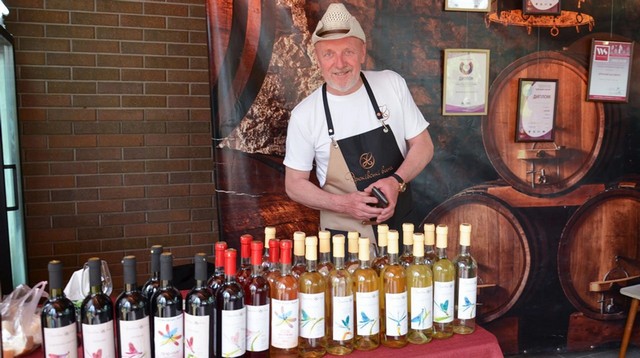 Фізик із Дніпра створив виноробню, продукцію якої знає вся Україна