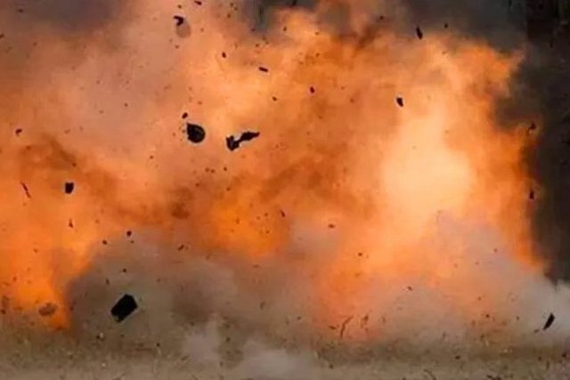 иллюстративное фото из открытых источников Вечером враг ударил авиабомбами по Синельниковщине: есть погибшие и раненые