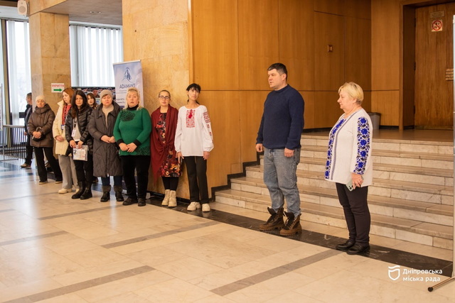 Более 4,5 тысячи фотографий: в Днепре открыли фотовыставку об украинских военнопленных