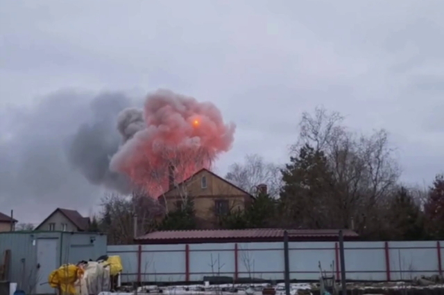 Под Днепром масштабный пожар сопровождался взрывами