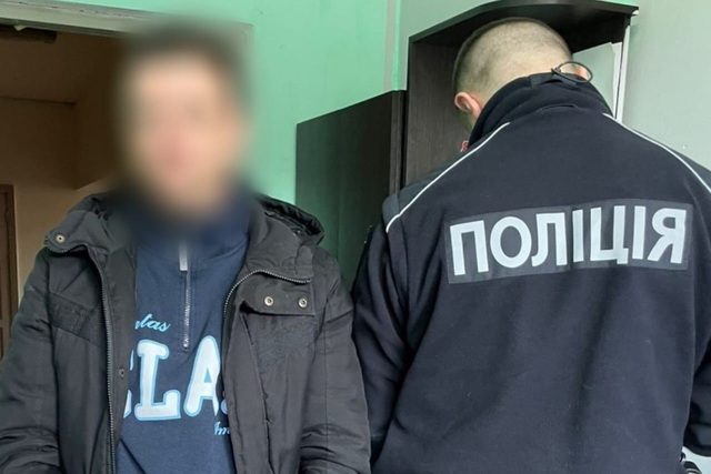 Кинув гранату в тамбур знайомого: у Кам'янському судитимуть 33-річного чоловіка