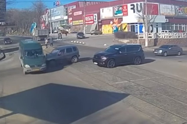      Chevrolet  Mercedes