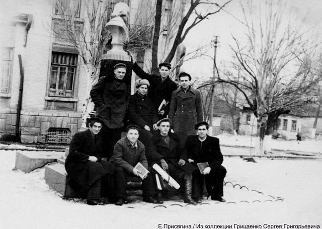 Загадки пам'ятника Миколі Гоголю у Дніпрі