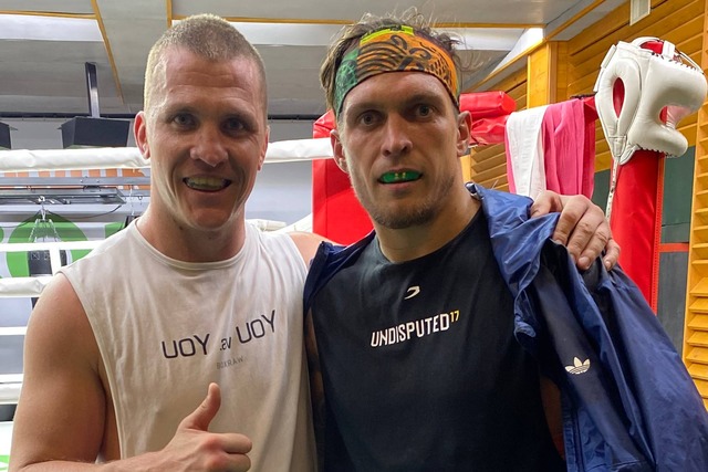 Спарринги с Усиком и десятки медалей: тренеры, воспитывающие чемпионов в Днепре