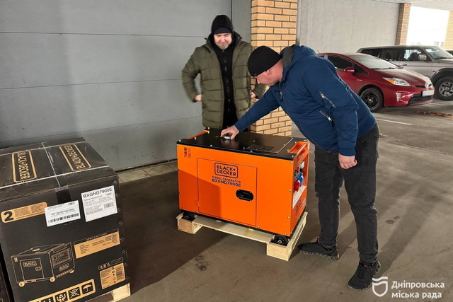 Еще шесть генераторов для Днепра: город получил помощь от Кельна и благотворителей