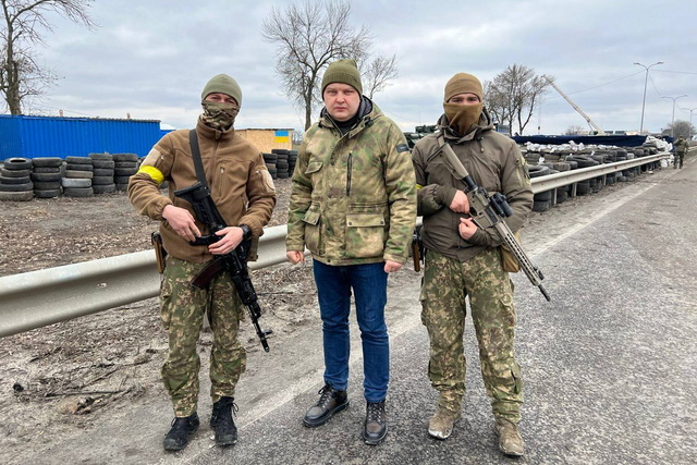 Фото – с нашими нацгвардейцами на одном из блокпостов области 3 марта 2022-го. «Что такое Нацгвардия, я по-настоящему понял 24 февраля 2022 года»: глава облрады рассказал о роли гвардейцев в первые дни вторжения