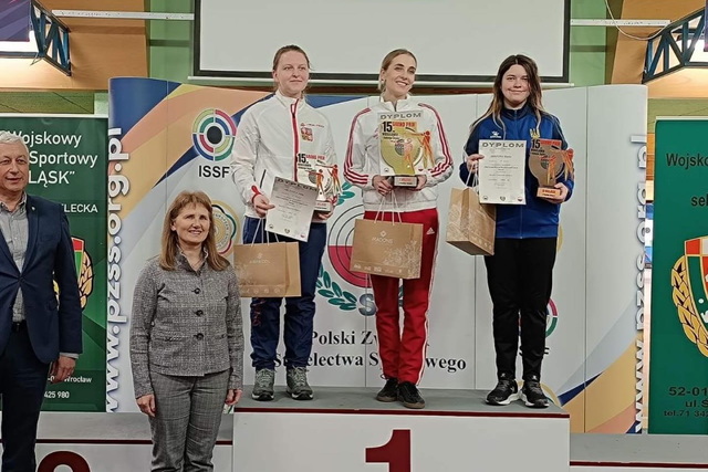 Стрільчиня Марія Шейніна з Дніпра здобула «бронзу» на турнірі у Польщі