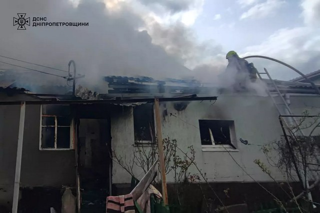 У Дніпрі вогнеборці ліквідували загорання житлового будинку на вулиці Миколи Хвильового