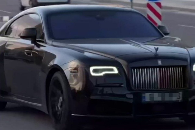 У Дніпрі помітили рідкісний Rolls-Royce вартістю близько $400 тисяч