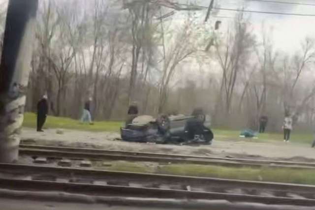 На Дніпропетровщині легковик злетів з мосту: серед постраждалих підліток