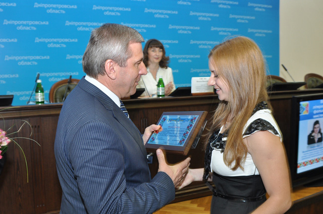 На Дніпропетровщині нагороджені переможці ІІІ етапу Всеукраїнського конкурсу захисту наукових робіт