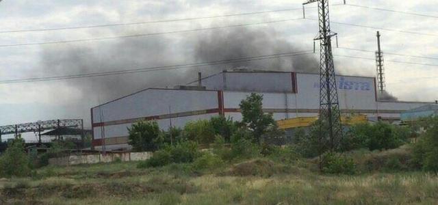 Фото очевидцев В Днепре пожар на заводе Иста