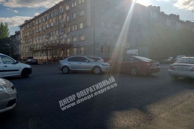      Mazda  Hyundai:  