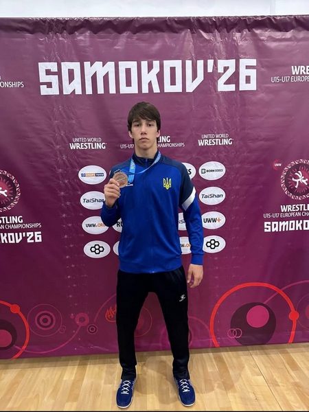 Спортсмен из Днепра завоевал бронзовую медаль на чемпионате Европы по вольной борьбе