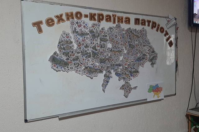 Роботы создавали картины в Днепре