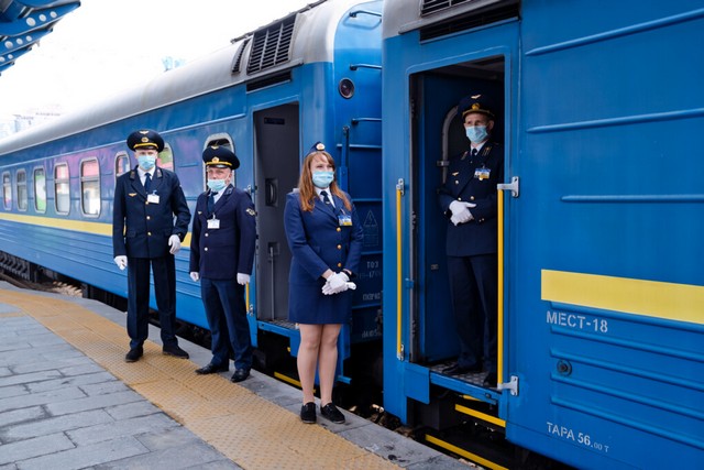 Из-за обстрелов Днепра Укрзализныця сообщила о задержке поездов