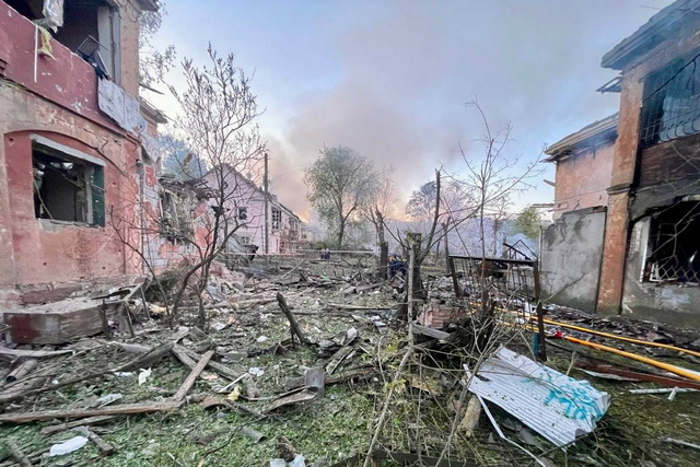 Понівечено щонайменше 49 будинків, 7 практично зруйновано вщент, — мер Дніпра Борис Філатов про удар по місту