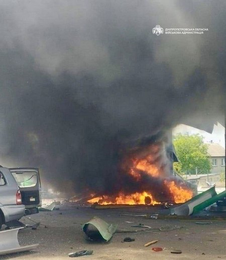 На Дніпропетровщині росіяни ударили по двох АЗС: є поранений