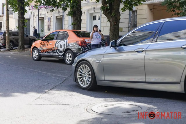 Комунальна «латка», яка шкребе днища автівок: у Дніпрі на Вернадського з'явилася «пастка» для водіїв