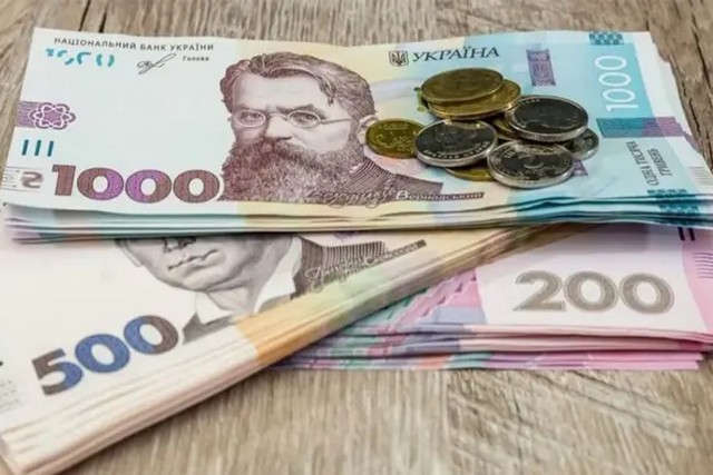 Рада изменила выплаты полицейским и спасателям