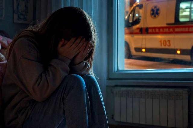Дитина отруїлась меновазином у Нікополі. Facebook/Дніпропетровський обласний центр екстреної медицини «Не витримавши обстрілів, випила флакон меновазину». У Нікополі на Дніпропетровщині врятували 14-річну дівчинку