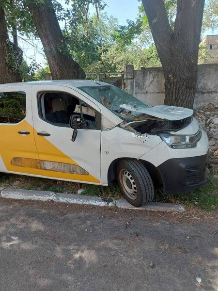 У Нікополі рашисти атакували пересувне відділення «Укрпошти»: є поранений