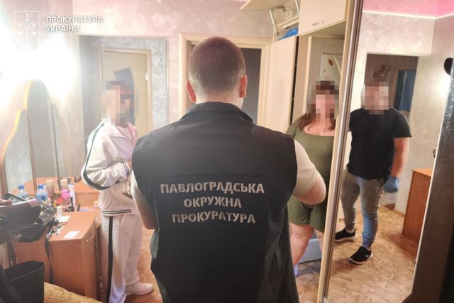 Фиктивное трудоустройство на коммунальном предприятии: депутата горсовета и его сообщников подозревают в растрате более 3 млн грн бюджетных средств