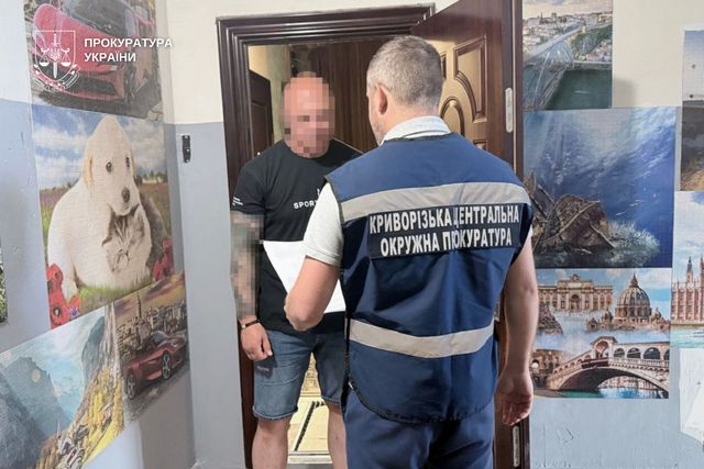 Збитки понад 4 млн грн під час відновлення пошкодженого обстрілами житла: підозрюється директор департаменту Криворізької міськради
