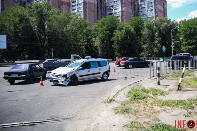      Dacia   BMW:    