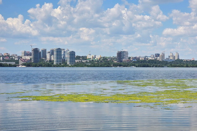 На дніпровських пляжах перевіряють якість води