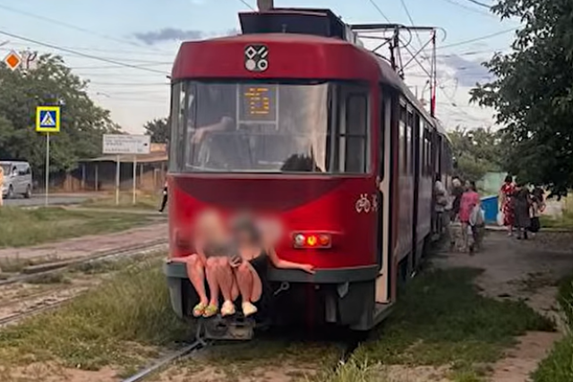 «Зачепінг» у Дніпрі: що залишилося за кадром шокуючого відео з трамваєм