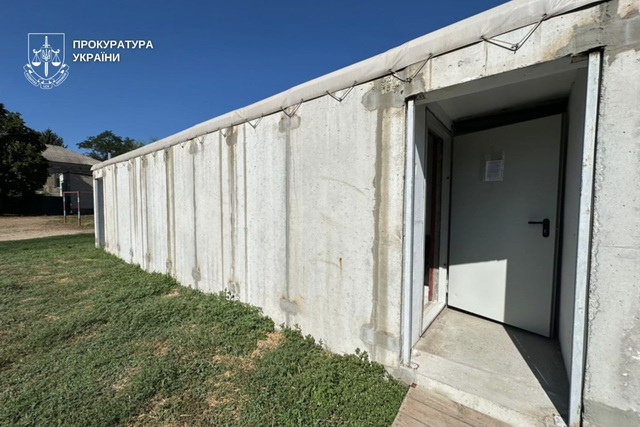 На Дніпропетровщині судитимуть експосадовицю освіти, яка закупила непридатні укриття на 6,3 млн грн