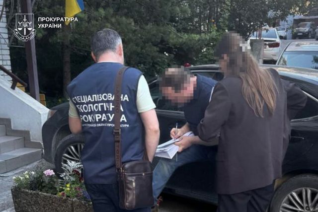 На Дніпропетровщині викрито шахрайську схему незаконного заволодіння 38 земельними ділянками вартістю майже 29 млн грн