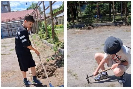 Дніпровські діти самі прибирають скло з майданчика, щоб пограти у футбол