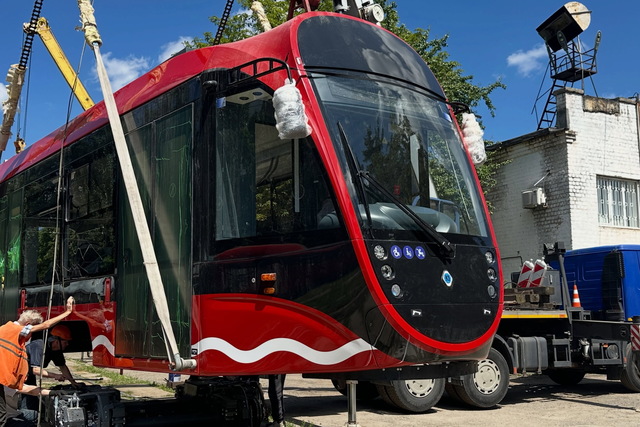 Дніпровські електротранспортники отримали вже третій сучасний трамвай