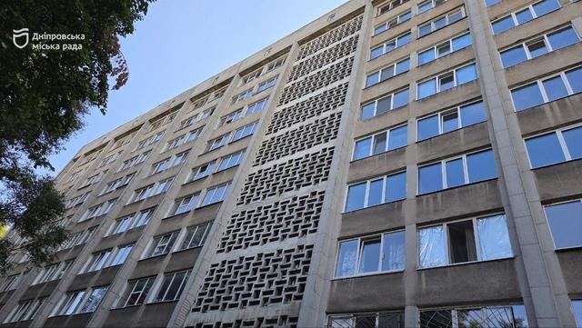 У Дніпрі відновлюють гуртожитки, пошкоджені ворожими обстрілами