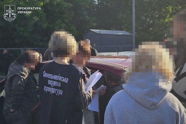 На Днепропетровщине будут судить сестер, которые за 4000 долларов США обещали оформить фиктивную инвалидность для выезда за границу