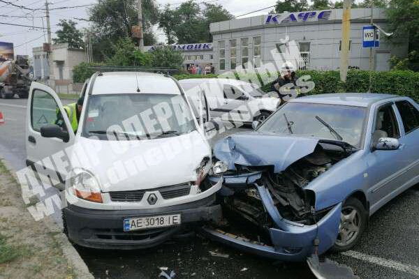      Renault  Chevrolet:  