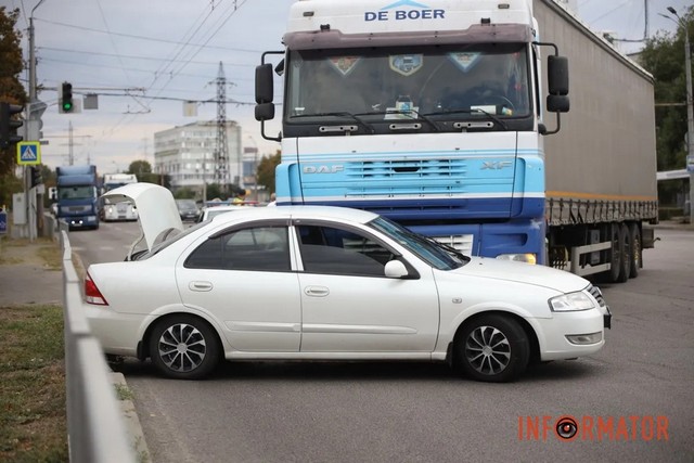       Nissan   DAF
