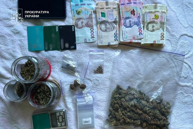 У Дніпрі ліквідовано канал збуту канабісу — підозрюються четверо чоловіків