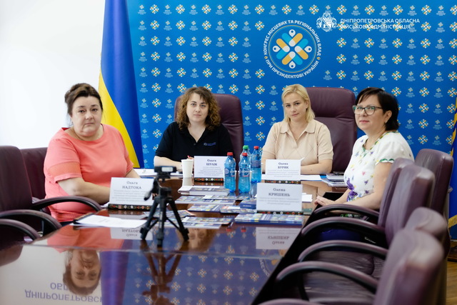 Тренінги та опитування для жінок: Коаліція «Дніпропетровщина 1325» презентувала нові проєкти
